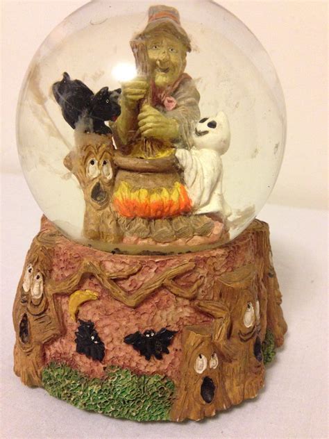 Witchcraft kitty globes